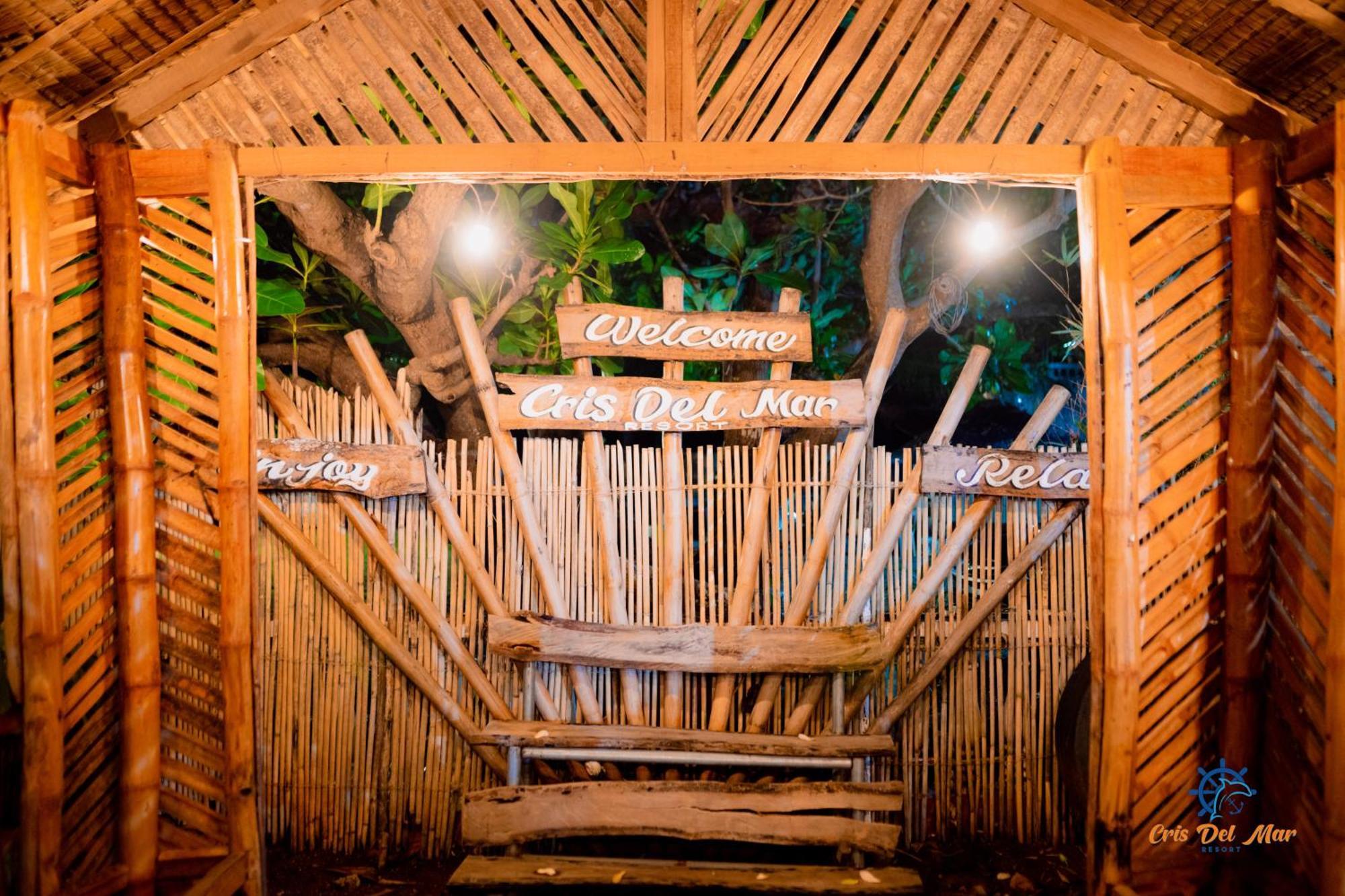 Cris Del Mar Resort Bolinao Extérieur photo