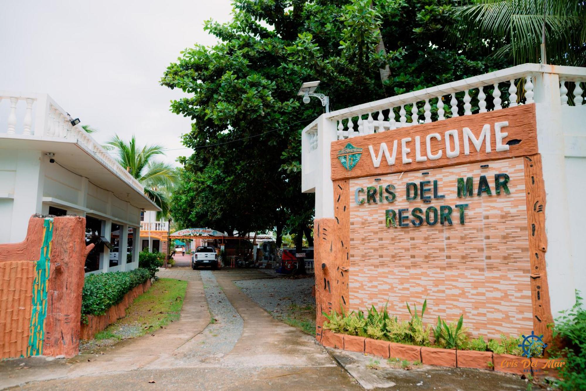 Cris Del Mar Resort Bolinao Extérieur photo